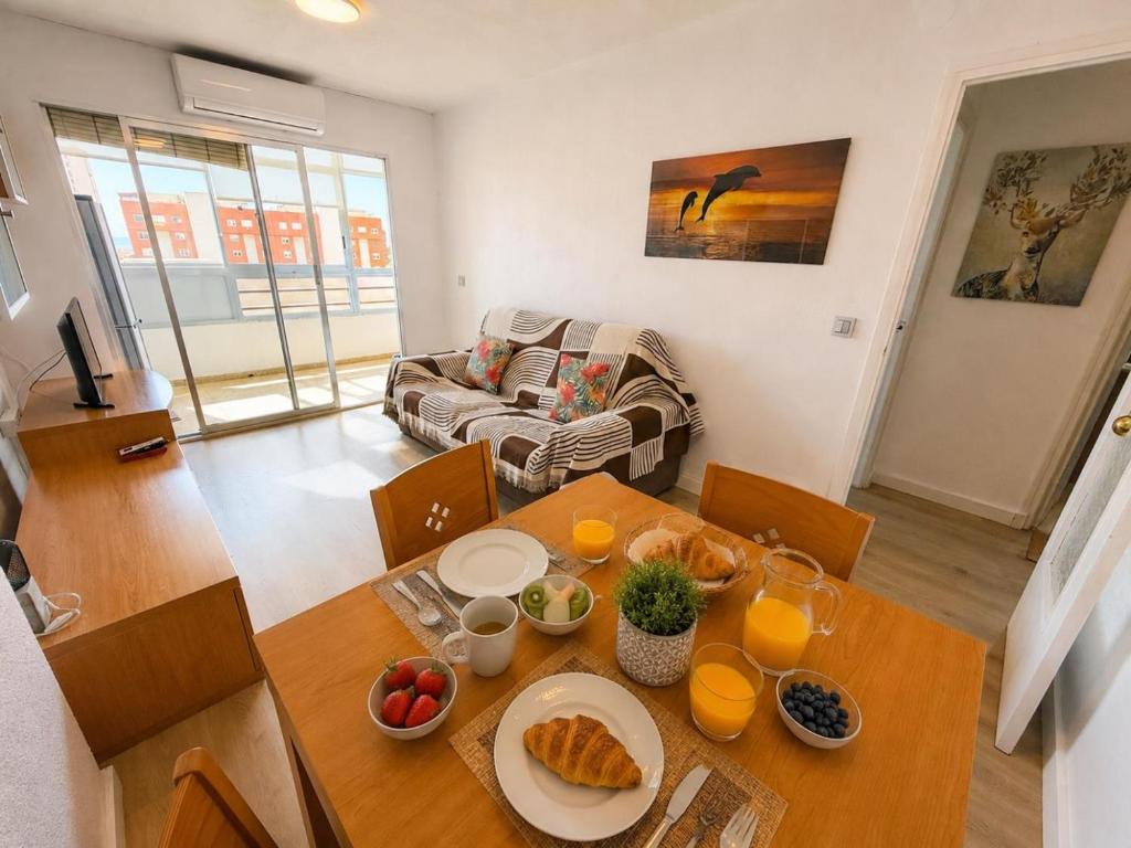 Apartment with Pool & Balcony in Alicante by Turihome - 4