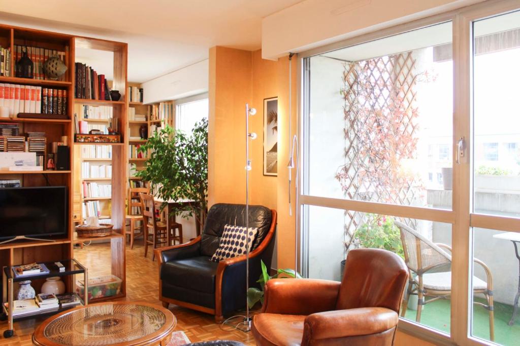Bright apartment near Nation ideal stay - 5