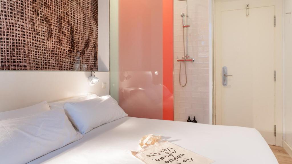 Chic & Basic Tallers Hostal - 1