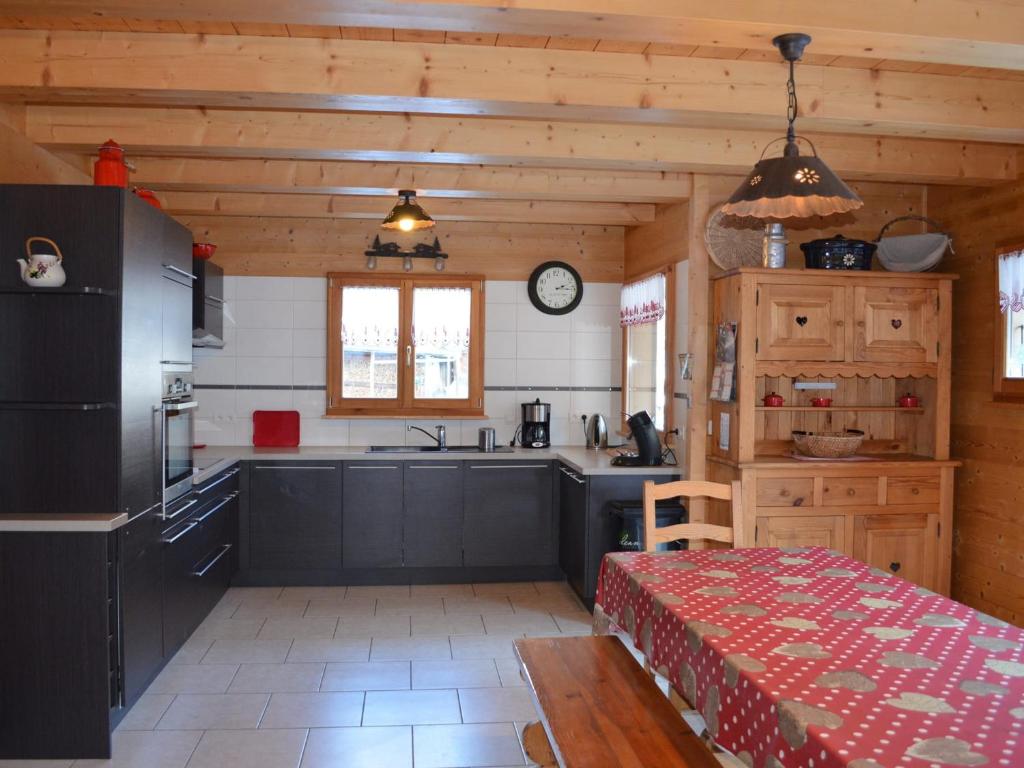 Chalet spacieux à Châtel, 12 pers., 3 chambres, proche remontées Linga, WiFi, balcon et garage - FR-1-676-74 - 4
