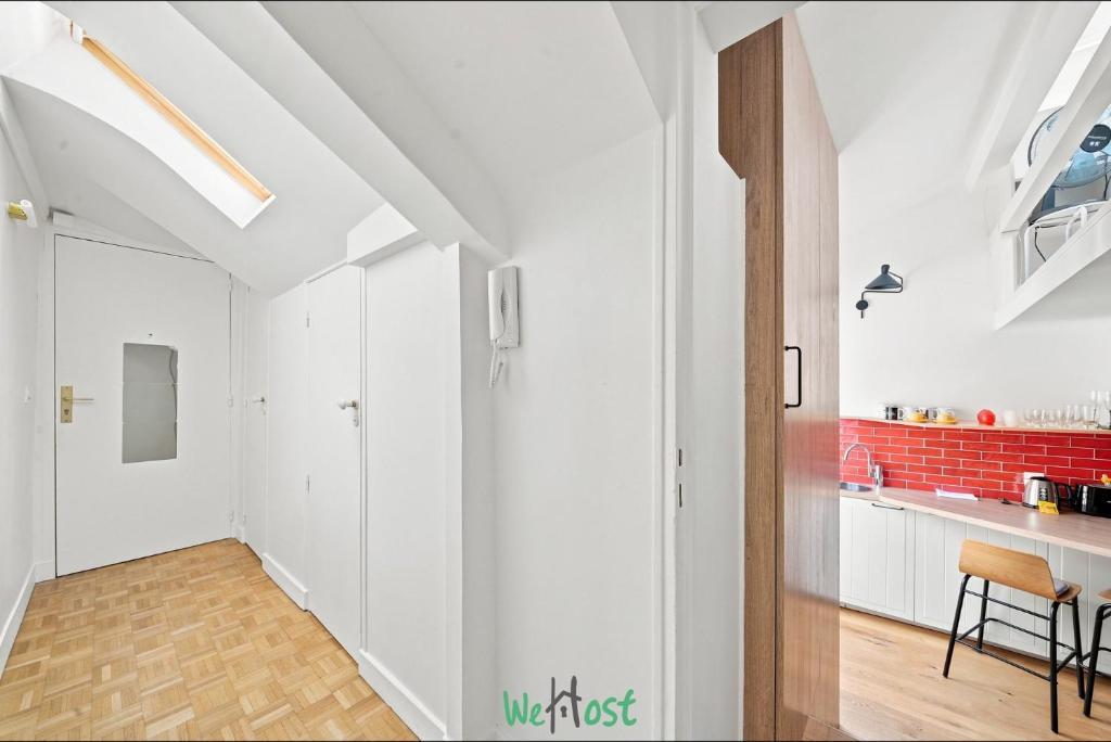 Charming apt steps from Notre-Dame & the Seine - 3
