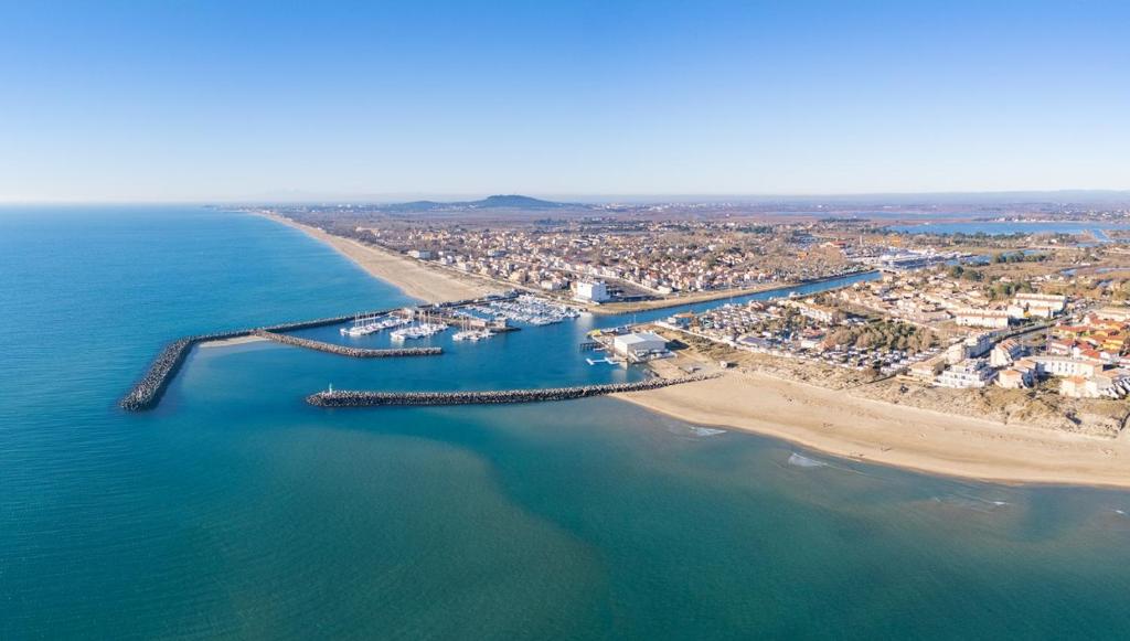 MARSEILLAN Plage à 100 mètres de la mer , Appart 85 m2 de plein pied , Parking - 1