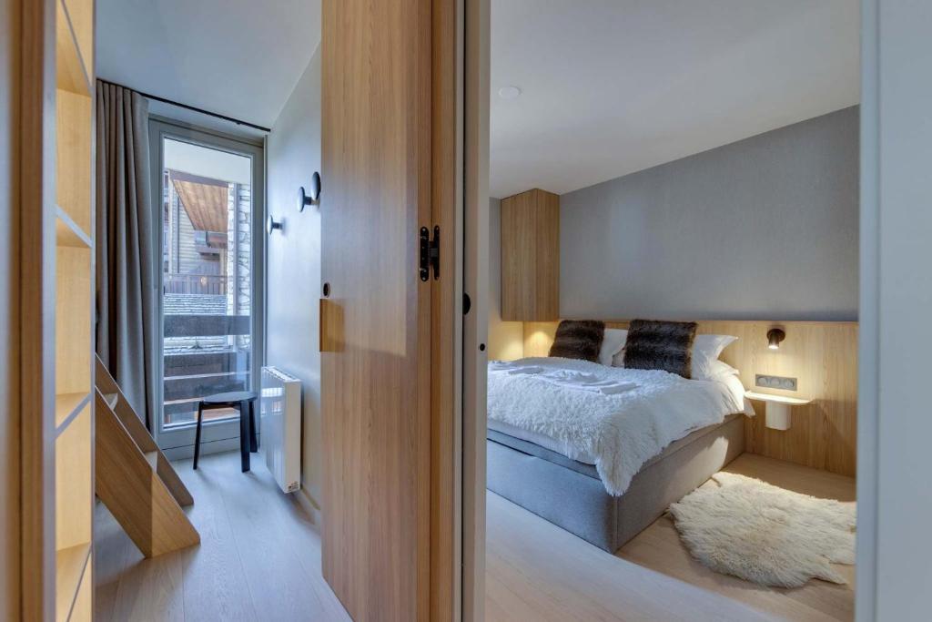 Solaise 203 by One of A Kind Travel - 5