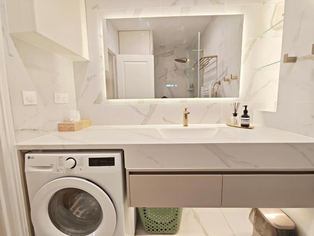 Elegant Bright Apt near Le Marais Bastille for 6 - 4