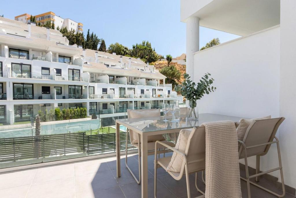 Med Hills Fuengirola 2BR Pool Views - 1