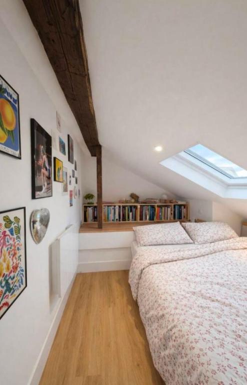 Apartment with rooftop views - 2