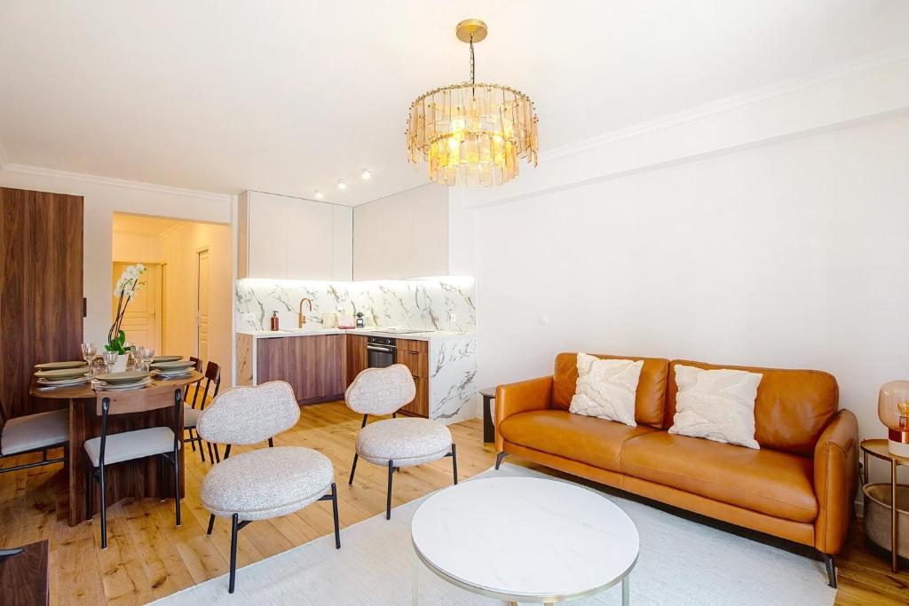 GuestReady - Sunlit Elegance with the Eiffel view - 1