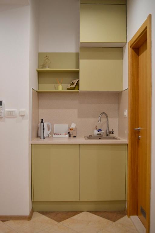 Apartments and rooms SMILE - 4