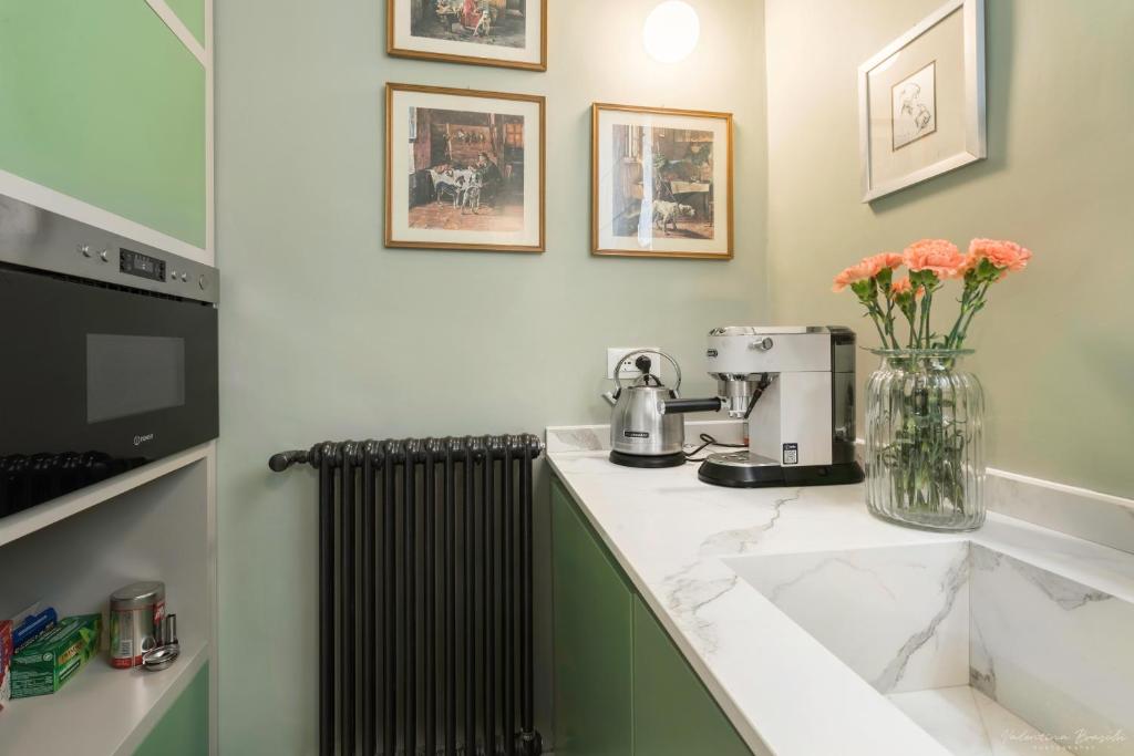 Stylish Urban Oasis AC Wi-Fi City Living - 1