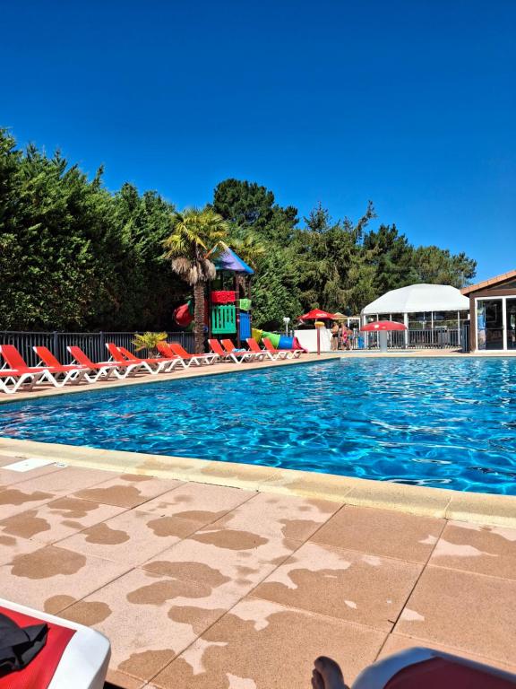 Mobile home Sous les Pins, 2 chambres - 4