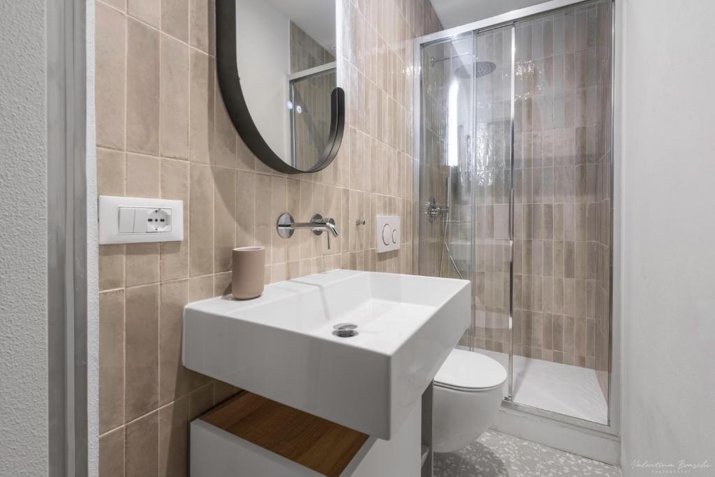Stylish Urban Oasis AC Wi-Fi City Living - 4