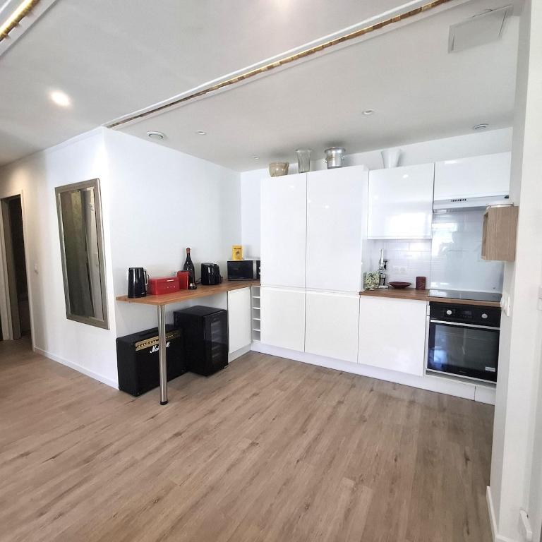 Golfe Juan Cozy Apartment Beaches - 2