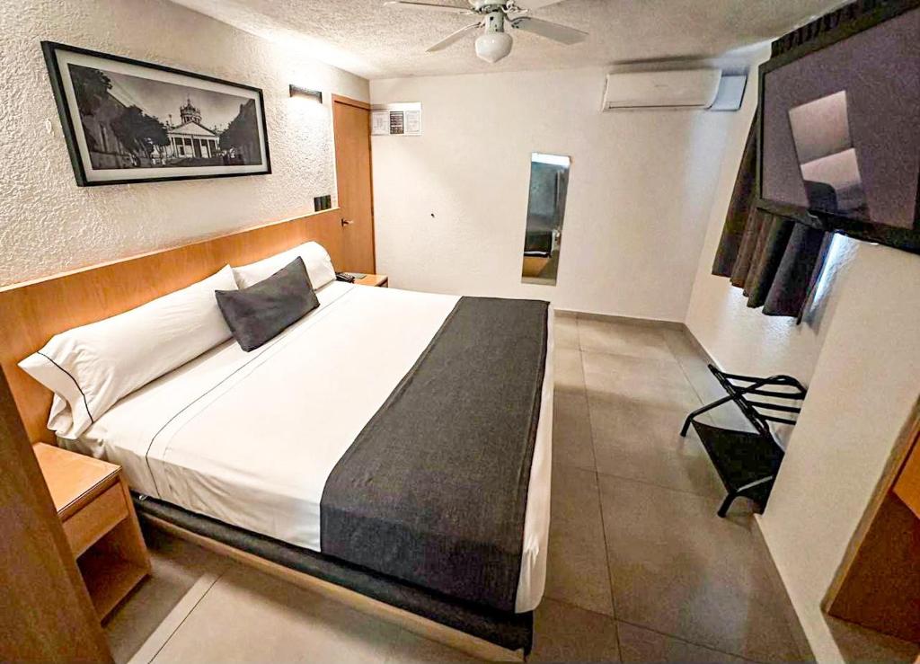 Hotel Emperador centro Guadalajara y Remodelado - 5