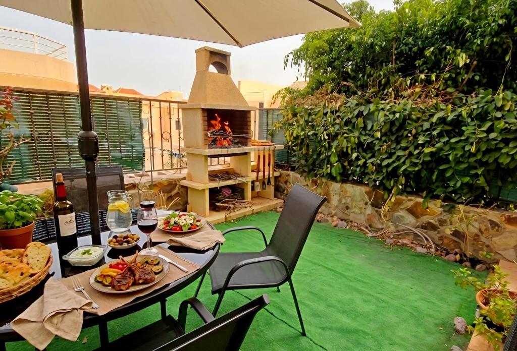 Lush Home Costa Adeje - Garden,BBQ & Swimming Pool - 4
