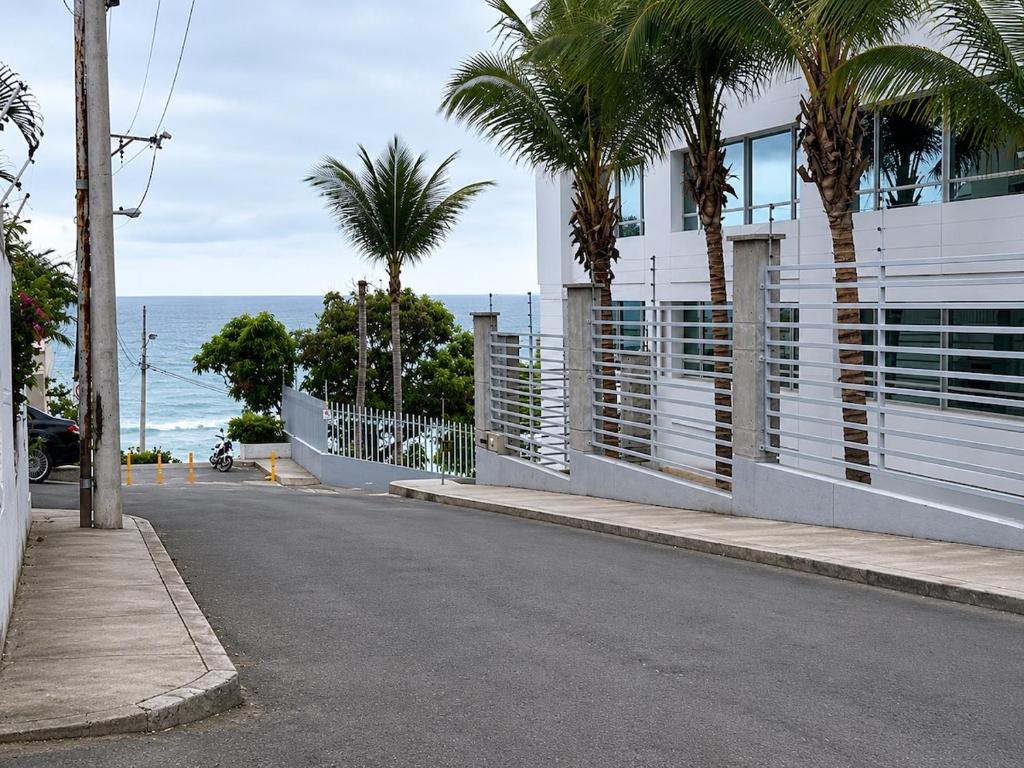 Suite steps from Playa Murciélago In front of the mall - 1