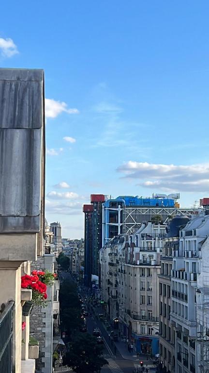 Eiffel & Sacré Cœur View - Marais Design Studio - 4