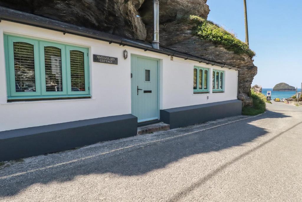 Smugglers Cottage, Tintagel - pet-friendly stay