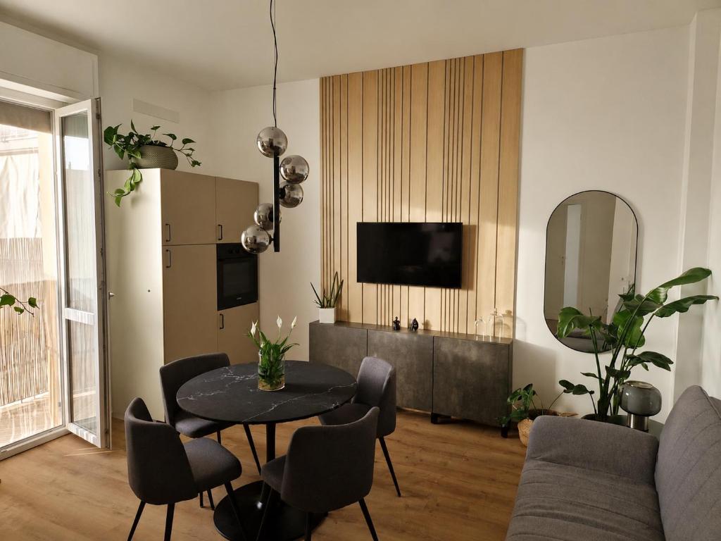 FloWhere Apartments - 1