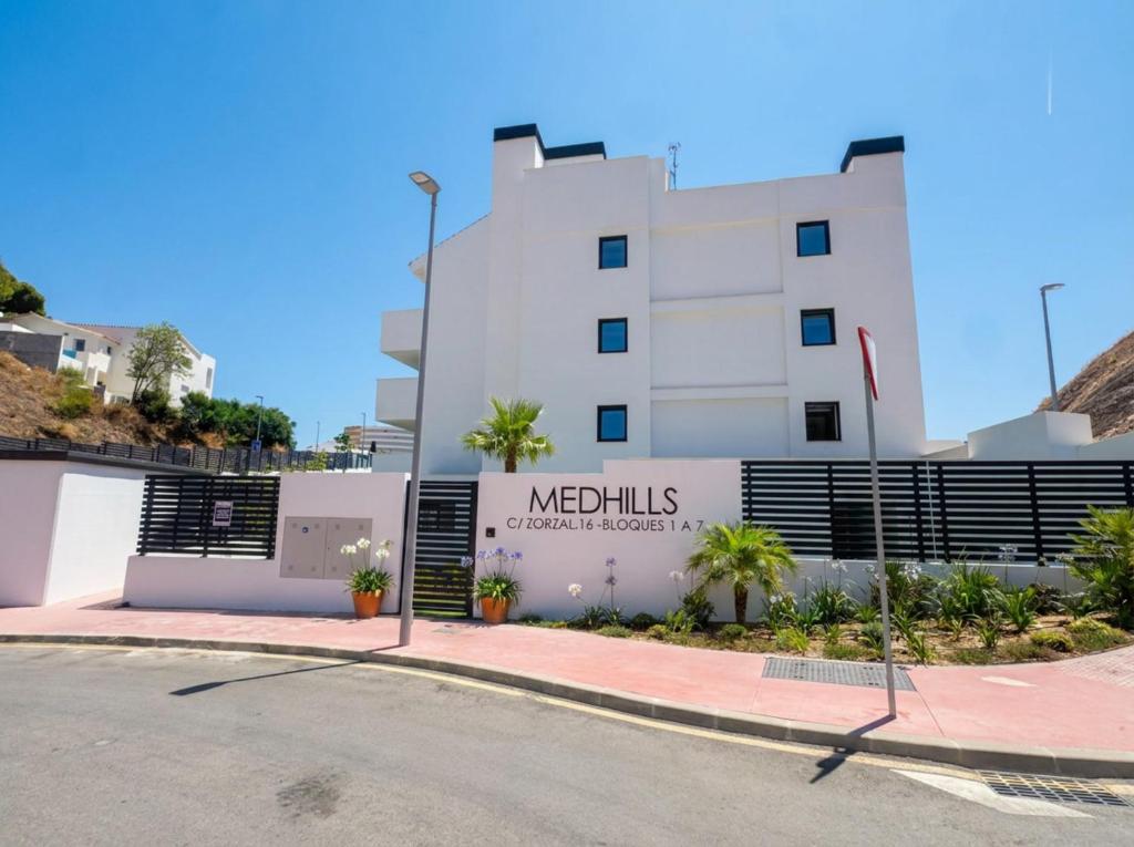 Med Hills Fuengirola 2BR Pool Views - 2