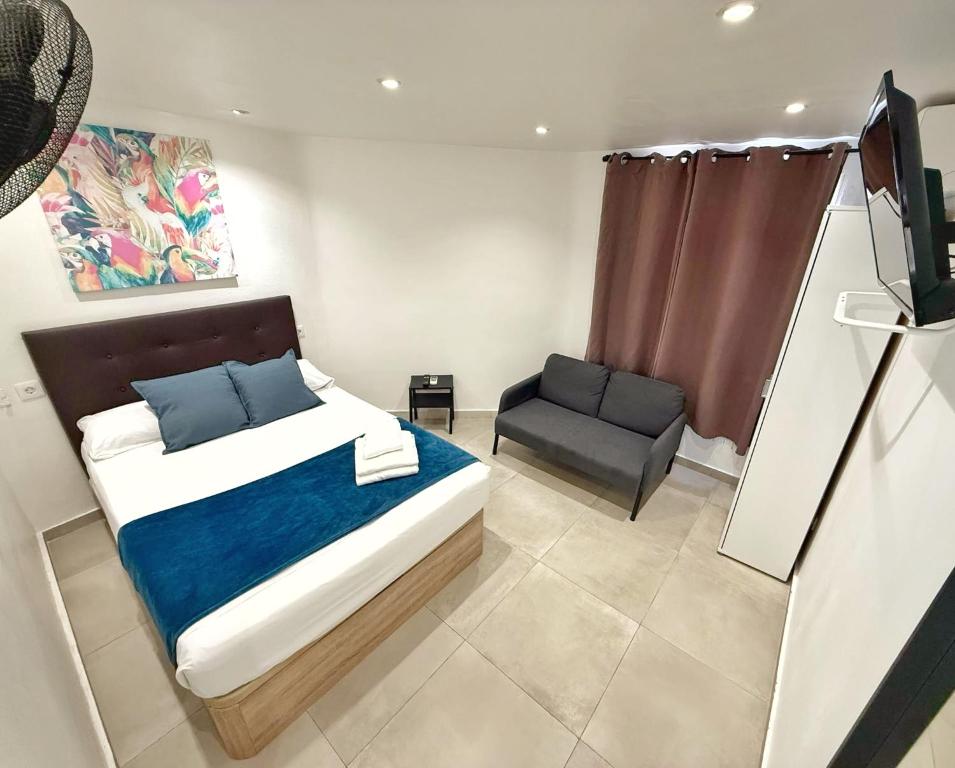 Suites nuevas con baño privado frente al metro st MWC Barcelona-FIRA - 2