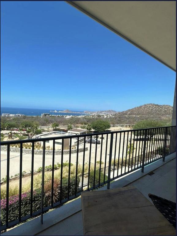 Beautiful 2-Bedroom Apartment with Arch & Ocean Views - 1