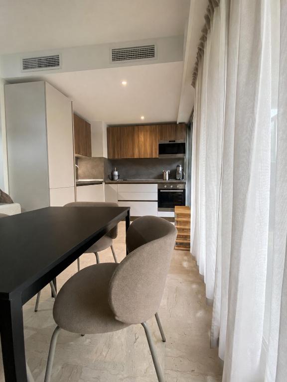 Riviera Home - 5