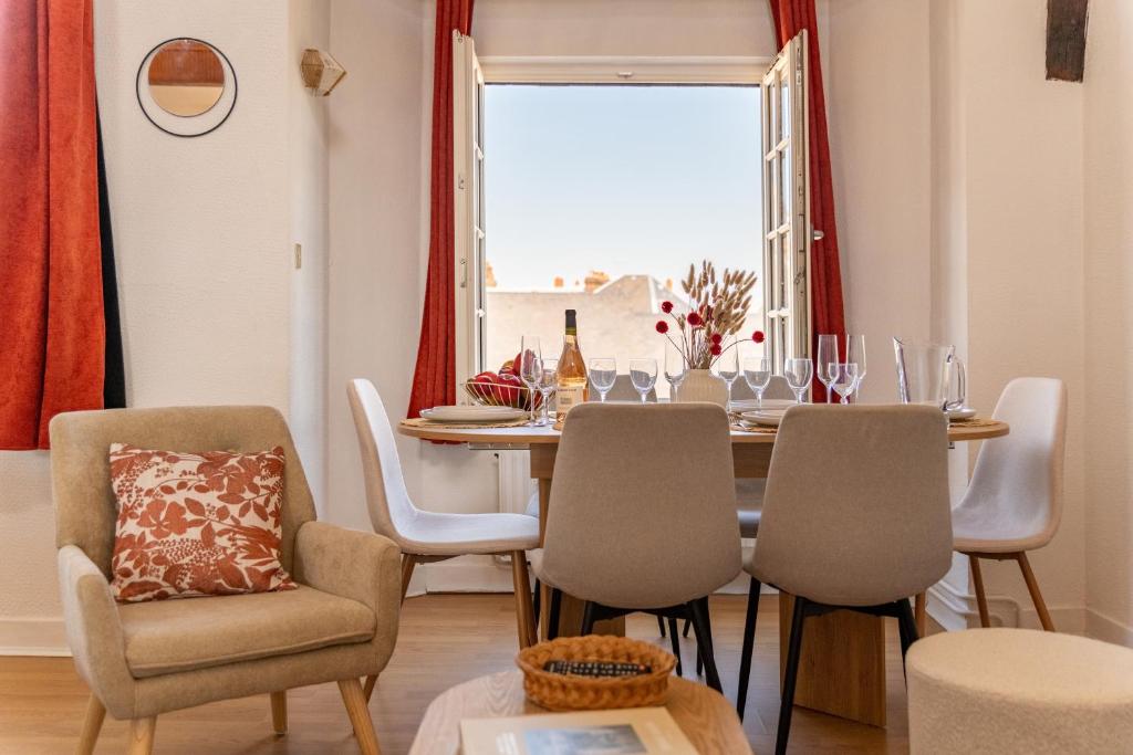 Duplex de charme dans un Cloître historique Parking privé - 2