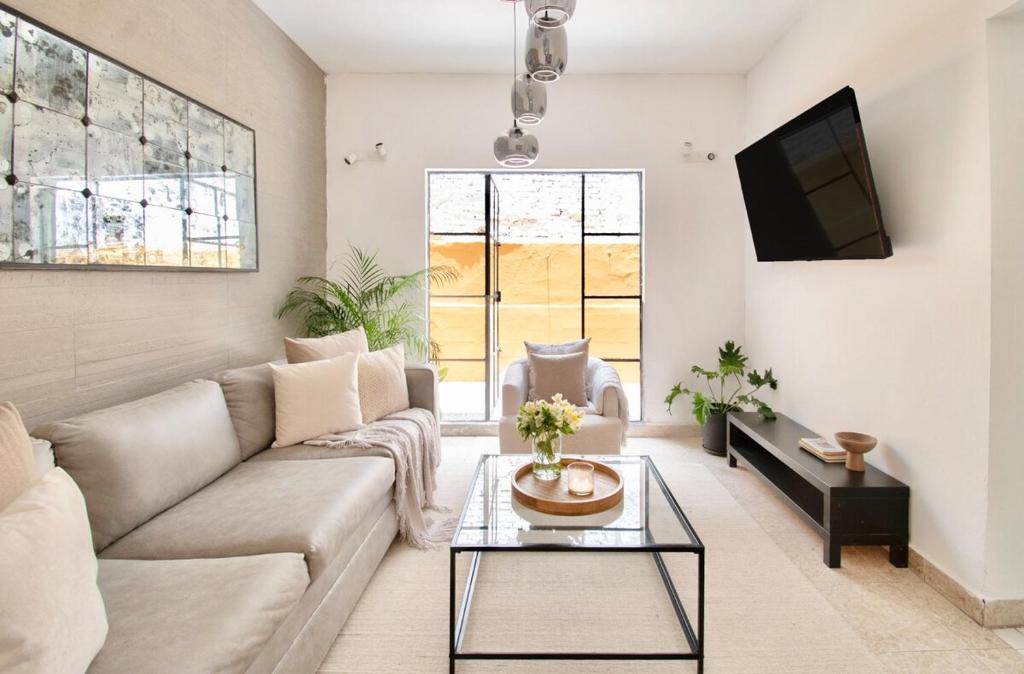 Casa Corazón, 5BR Oasis in La Condesa - 1