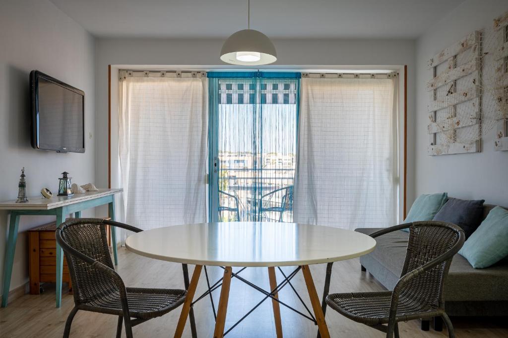 At151 Flat with Airco,building in front of the beach - 4