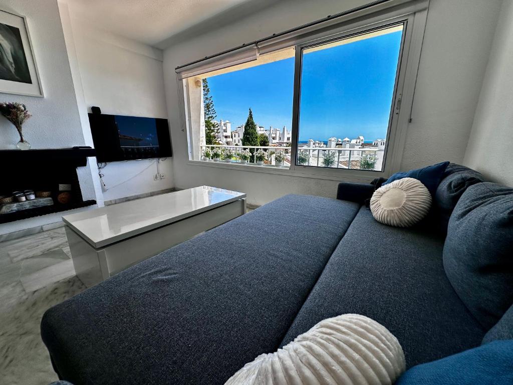 UrbanChicMalaga Sea View All Year Pool 10m from Beach and Shops in Torremuelle - 3