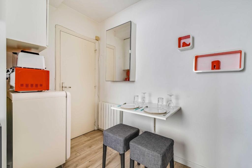 Cozy Studio with Balcony 2P - Paris 18e - 3