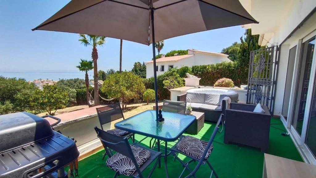 House - Sleeps 8 - Hot Tub - Beach Access - 1