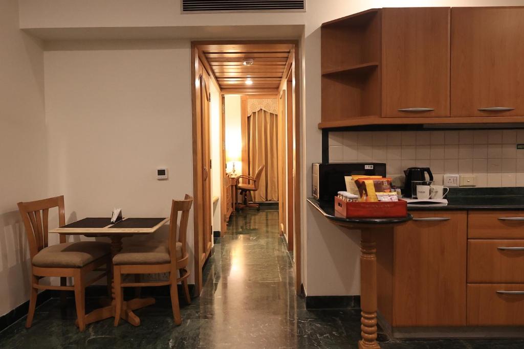 Savoy Suites Noida Delhi N.C.R.