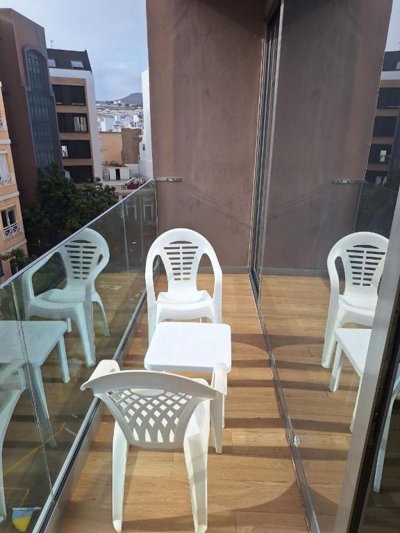 Loft moderno con balcón al lado de Las Canteras - 3