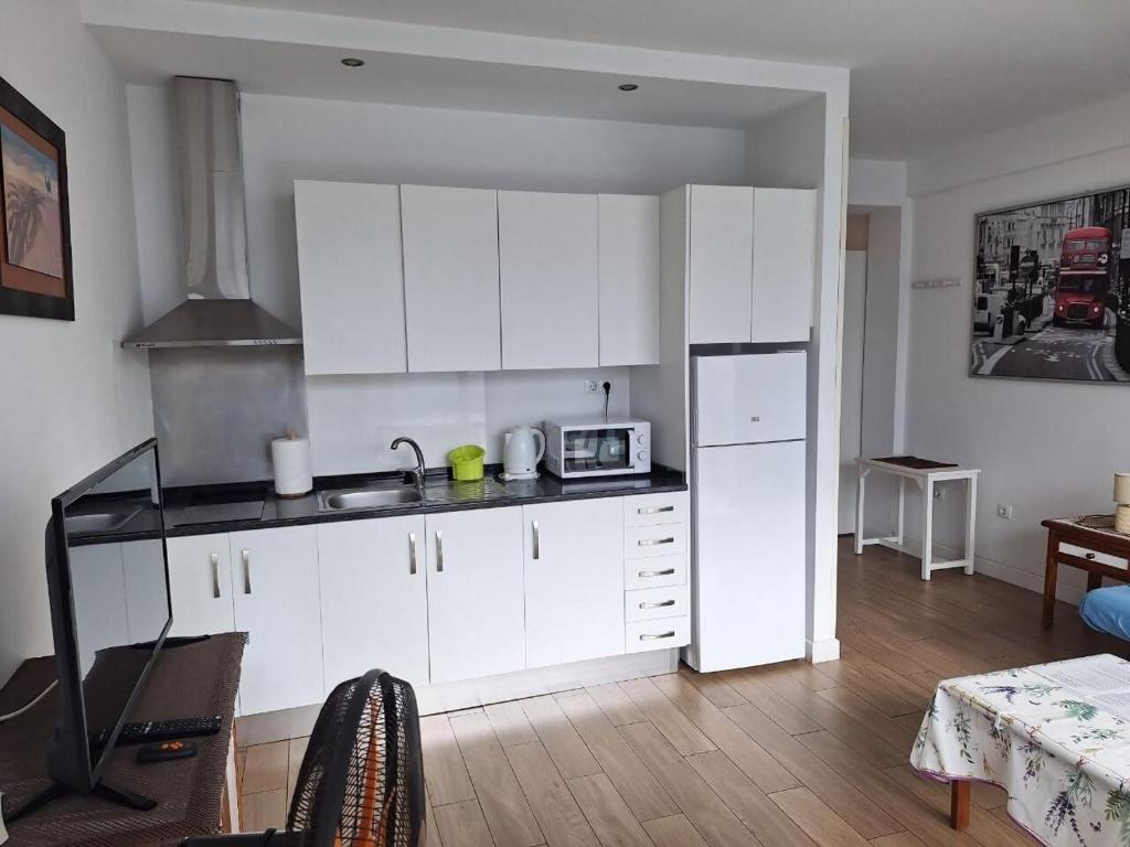 Loft moderno con balcón al lado de Las Canteras - 4