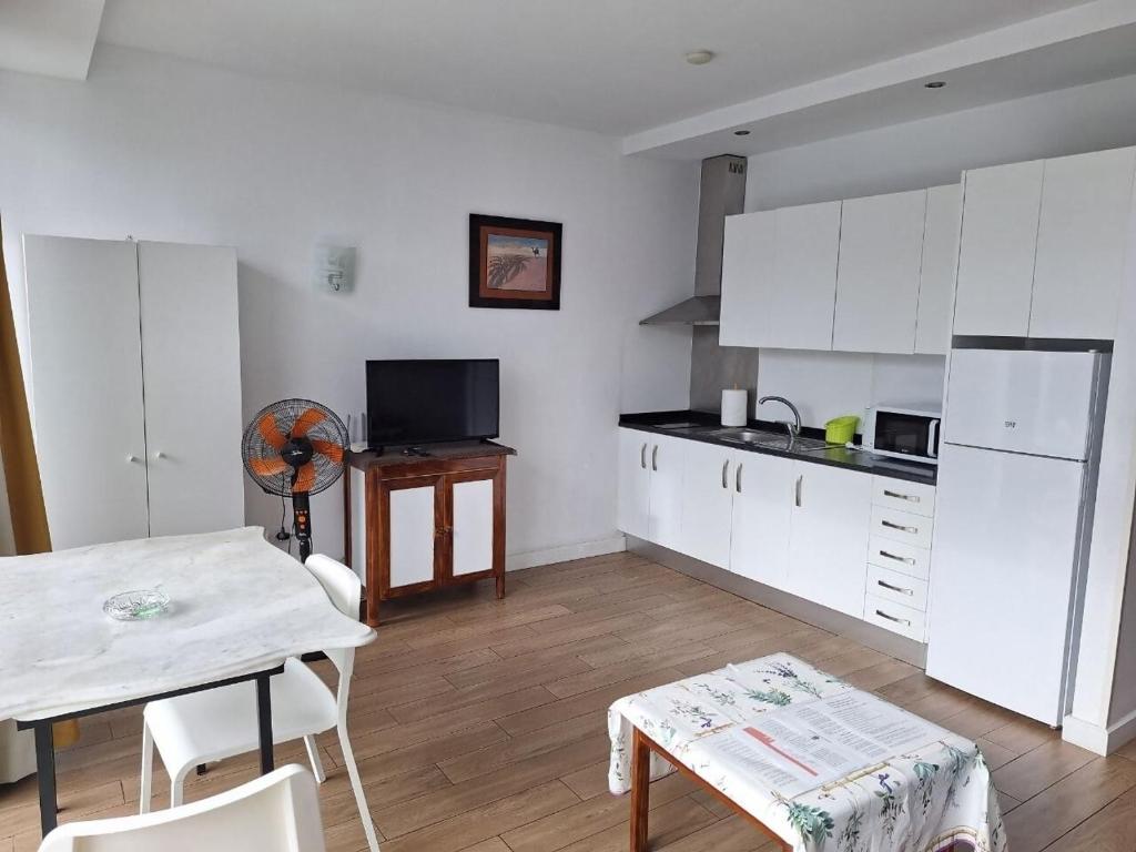 Loft moderno con balcón al lado de Las Canteras - 5
