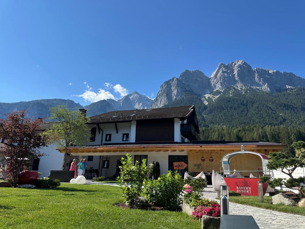 Bayern Resort Hotel - Adults only - mit Zugspitzblick - Eibsee-Nähe - Wellnessbereich - Naturpool im Sommer - 3