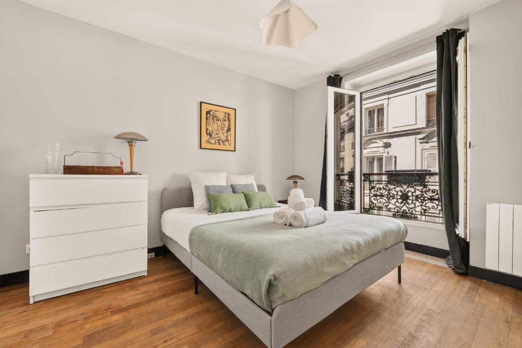 Grand & Spacious 3BR Home for 8 in Paris 10th - 4
