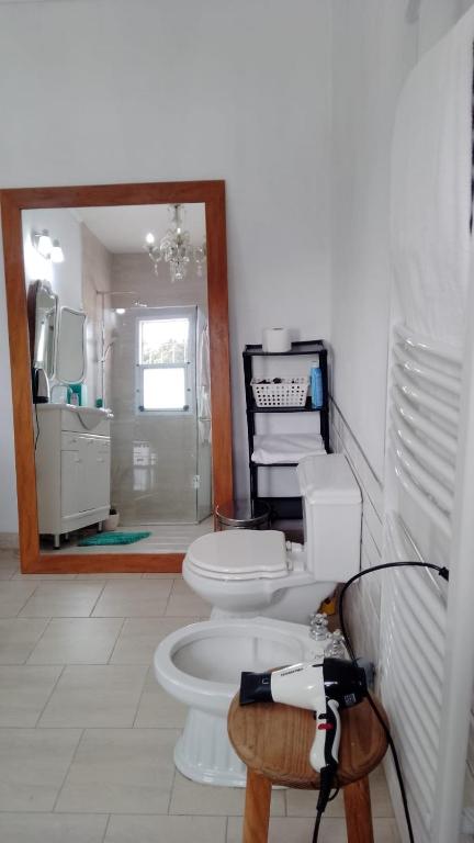 Dormitorio baño privado y cochera Salta - 4