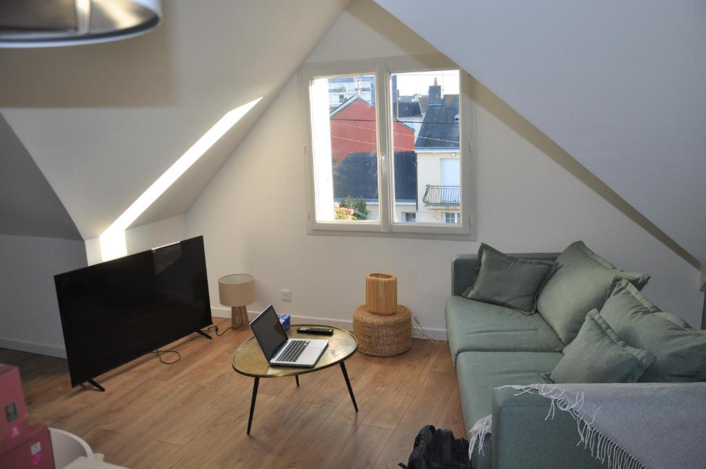Beautiful 3-room attic apartment, new and fully equipped - 1