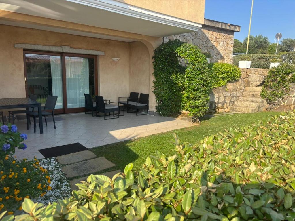 Ampio e pregevole bilocale con giardino privato a 200 mt dalla spiaggia - 1