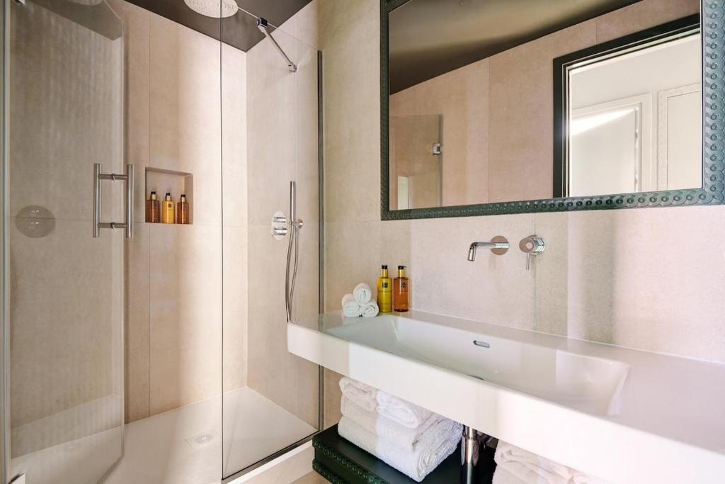 A Breathtaking 2-BR2B - 2