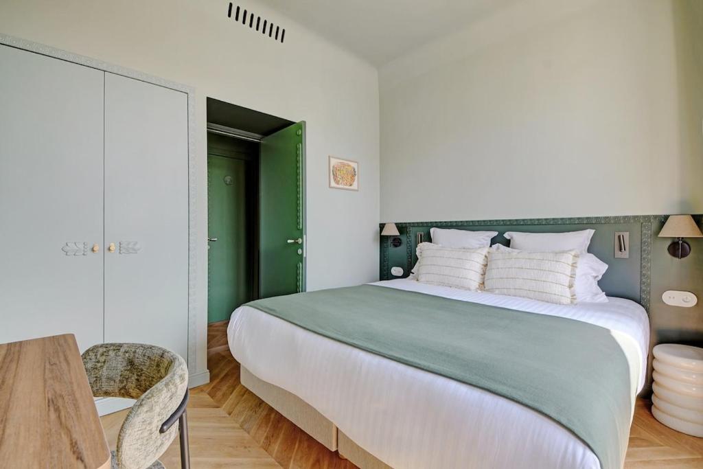 A Breathtaking 2-BR2B - 4