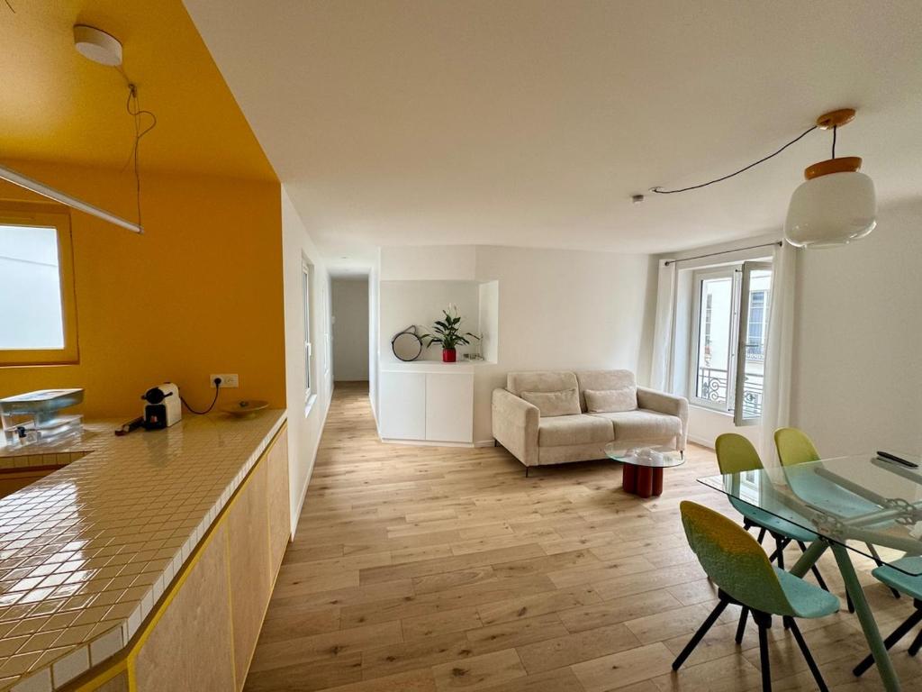 Beautiful spacious apt - 3