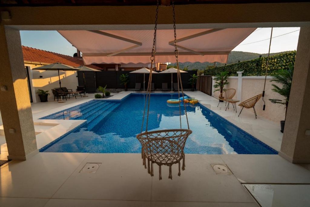 Amon Private Pool Residence - 3