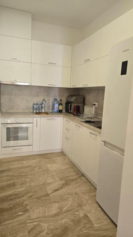 Luxury Montesun Apartments - 3