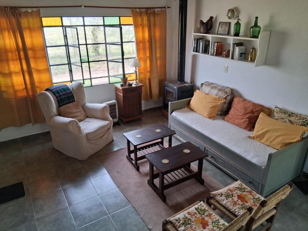 Casa en el pueblo frente al rio - 5