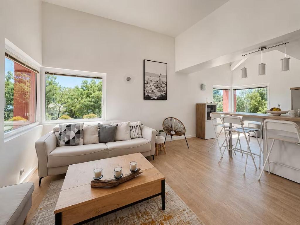 Panoramic sea view, rooftop, air conditioning, 3 bedrooms, parking - 4
