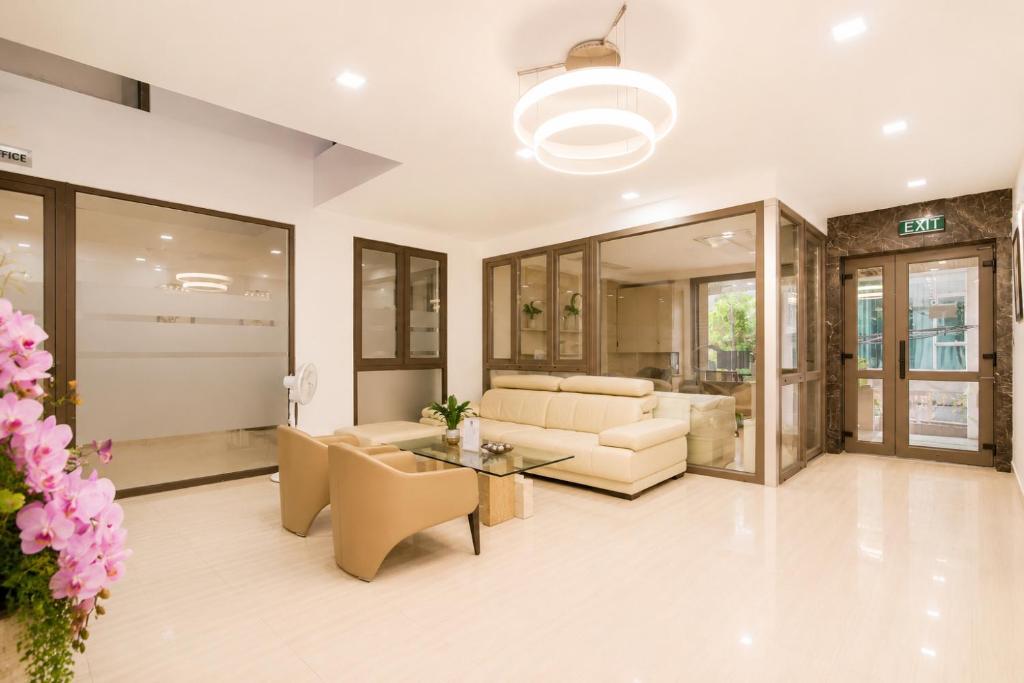Sumitomo 3 Apartment for Japanese at 535 Kim Ma