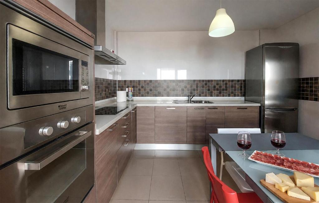 Awesome Home In Chiclana De La Fronter - 5